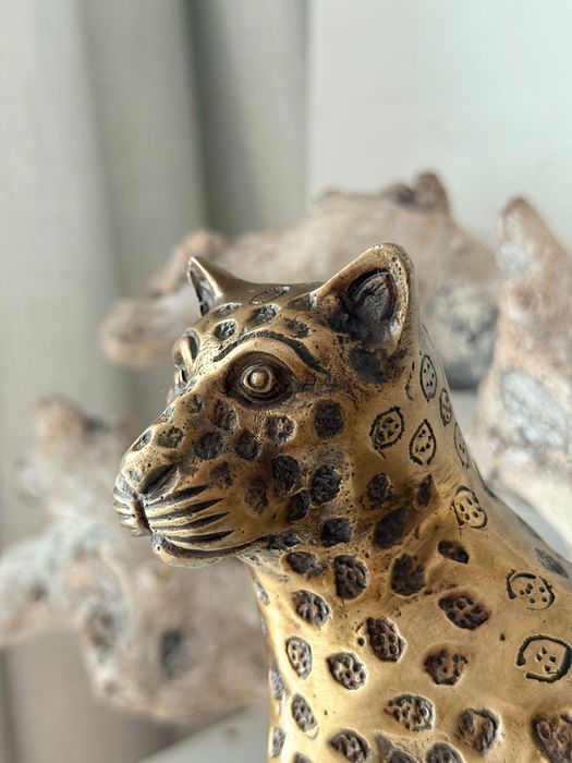 Duża figurka geparda. Figura. Rzeźba. Statuetka. Gepard. Mosiądź.1870g