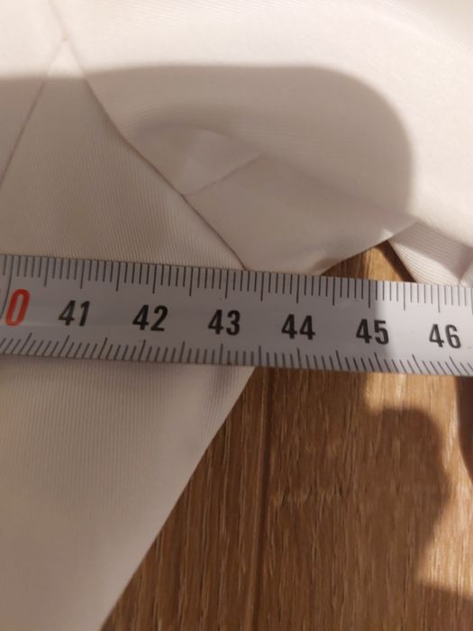 Biały żakiet satynowy rozmiar 38