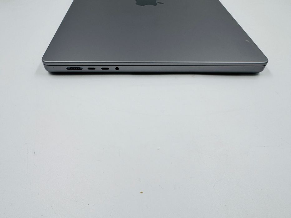 Apple Macbook Pro 16 2021 M1 Pro 32GB RAM 512GB SSD Space Gray IL7488
