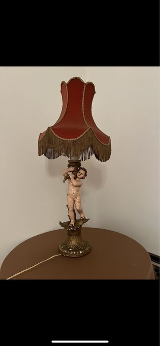 Candeeiro clássico com anjo