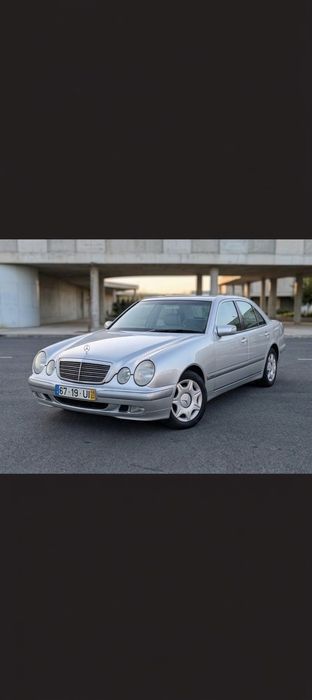 Mercedes-Benz 220