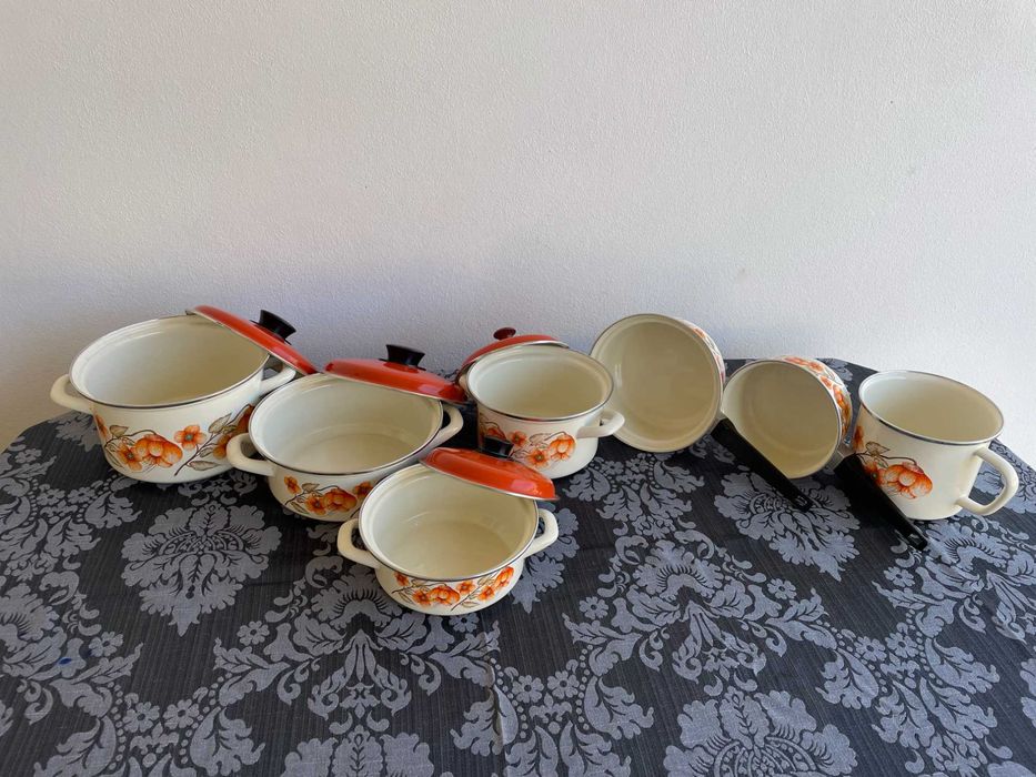 Trem de Cozinha em EMALTE - Pouca Utilização