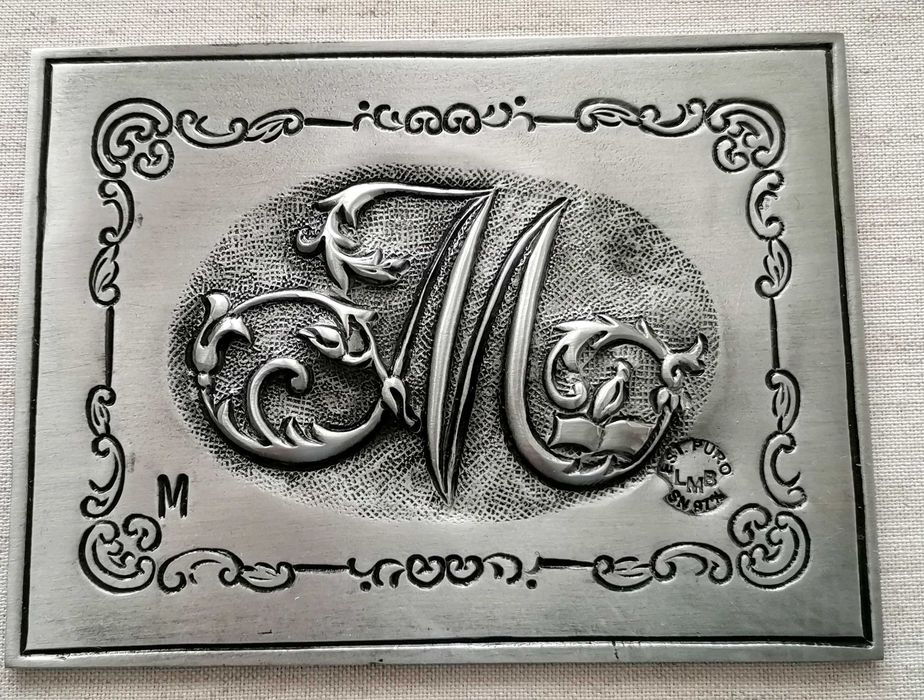 Quadro de madeira,  estanho e linho