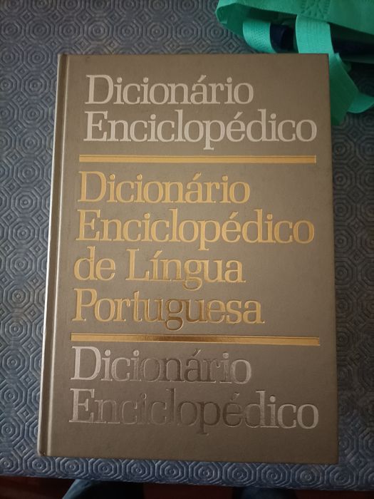 Dicionário enciclopédico de língua portuguesa