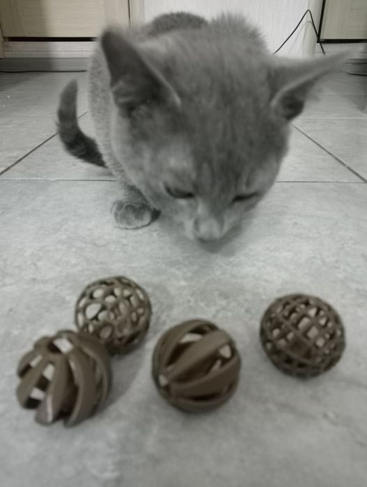 Іграшки для котів