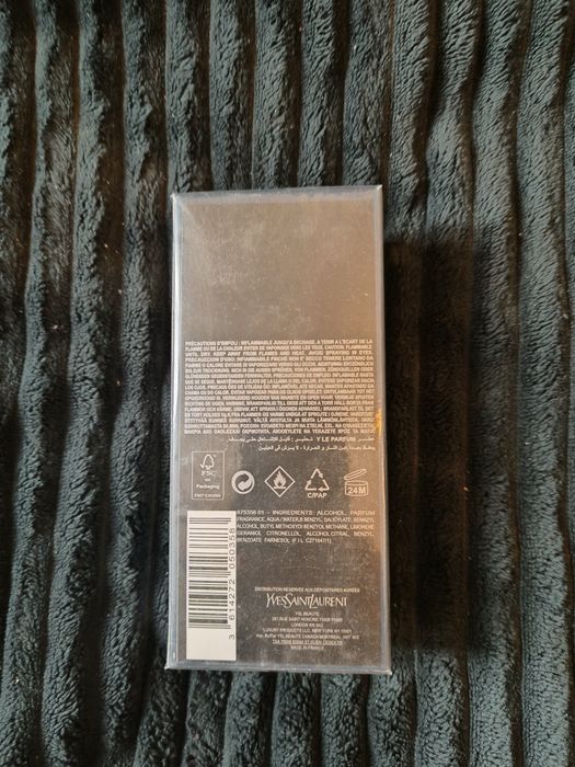Perfum Yves Saint Lourent zapach intensywny i orzeźwiający