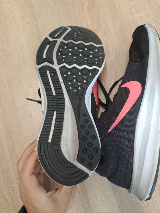 Nike damskie do fitnessu, rozmiar 37,5