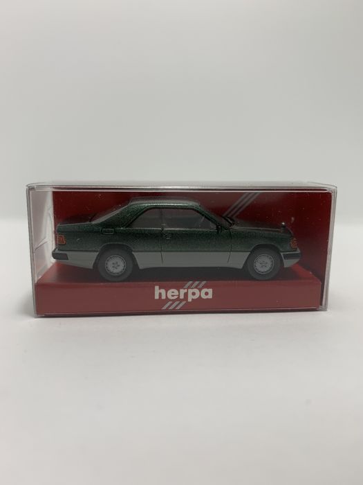 Miniatura Mercedes 300 CE Coupé da Herpa escala H0 1/87