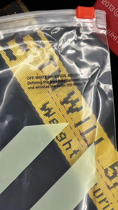 Off White brelok industrial