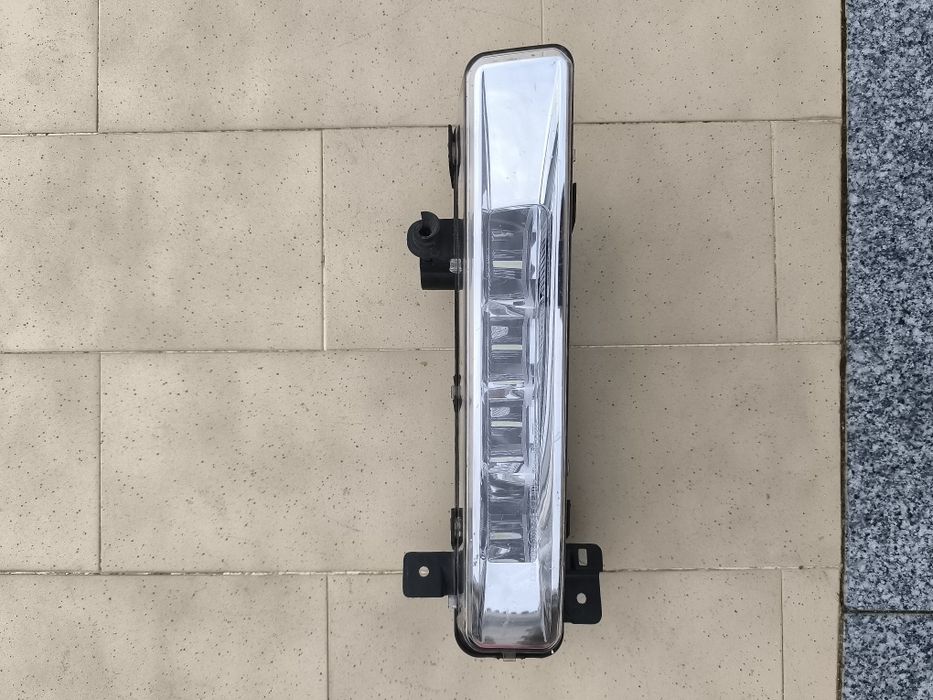 Farol de nevoeiro esquerdo BMW g30 /g31.