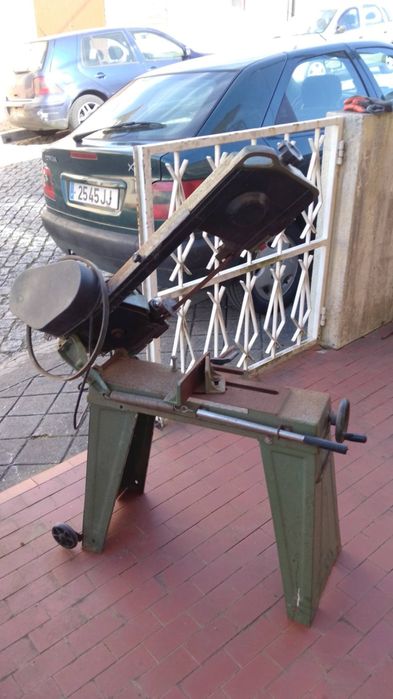 Máquina de cortar ferro
