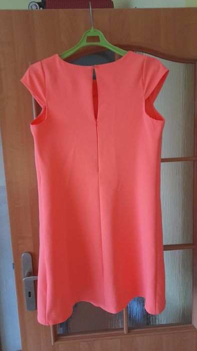 Sukienka przed kolano