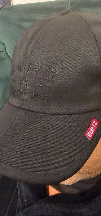 Czarna czapka z daszkiem dżokejka bawełna bejsbolówka  unisex