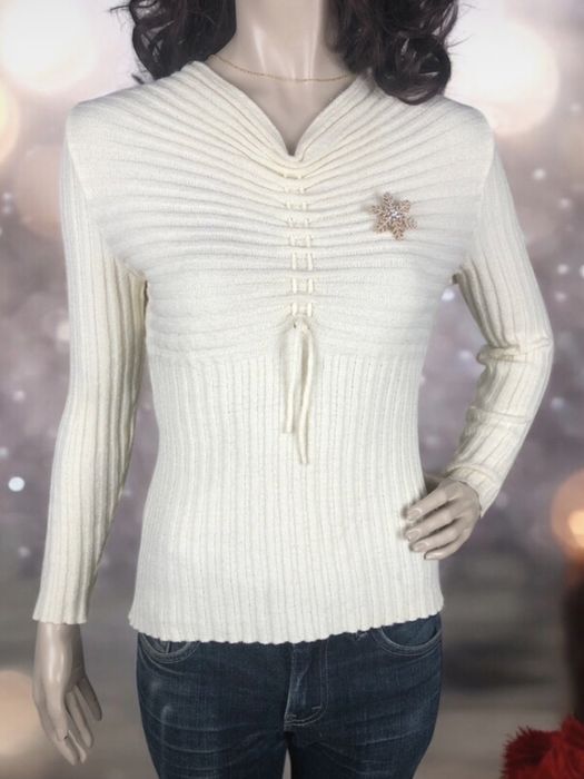 Kremowy prążkowany zimowy ciepły sweter damski dekolt v na zimę L 40