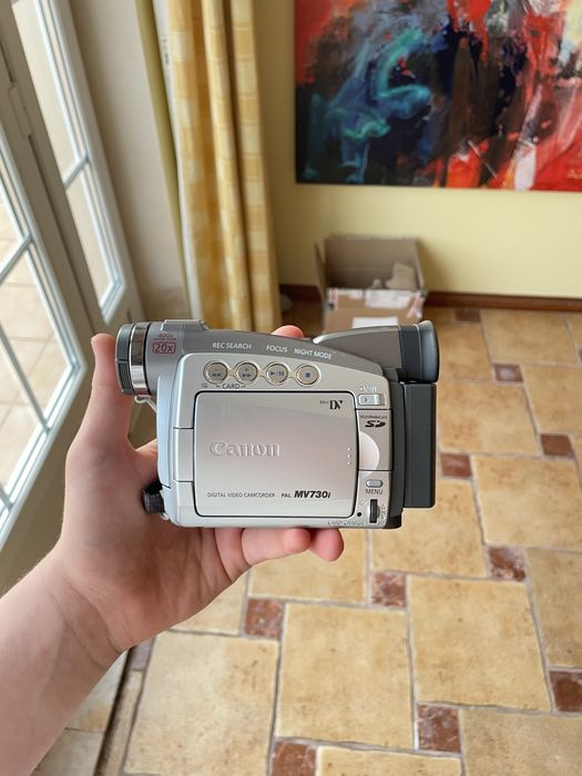 Câmara digital Canon PAL  MV730i