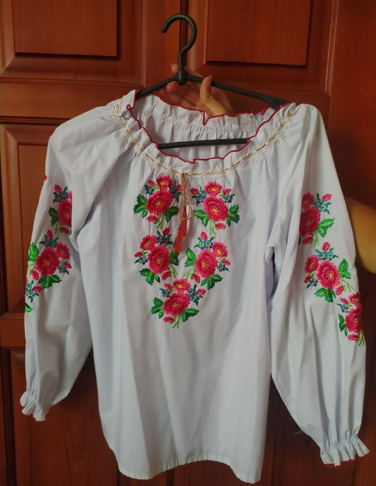 Вишита сорочка на дівчинку