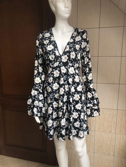 Sukienka z długim rękawem