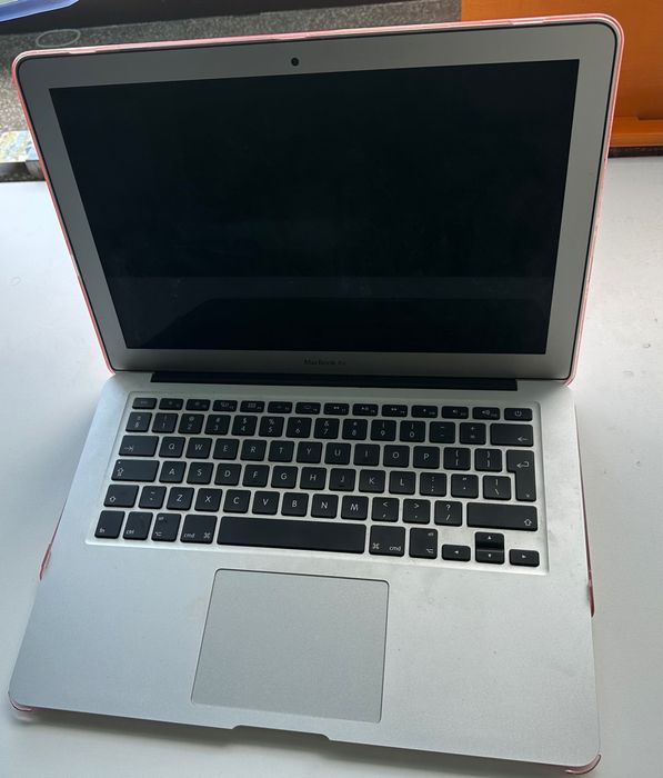 MacBook Air 13 + etui i ładowarka
