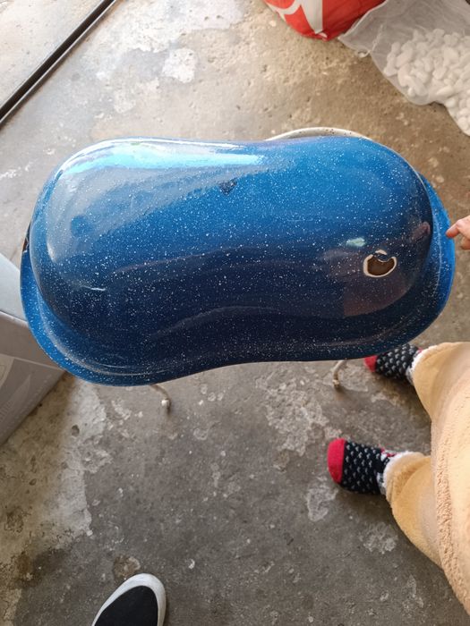 Bidé em esmalte azul