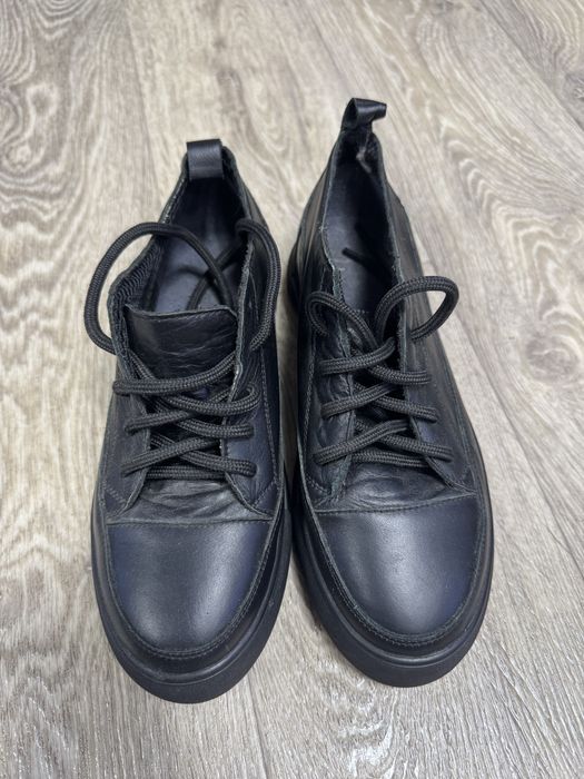 Кросівки шкіряні