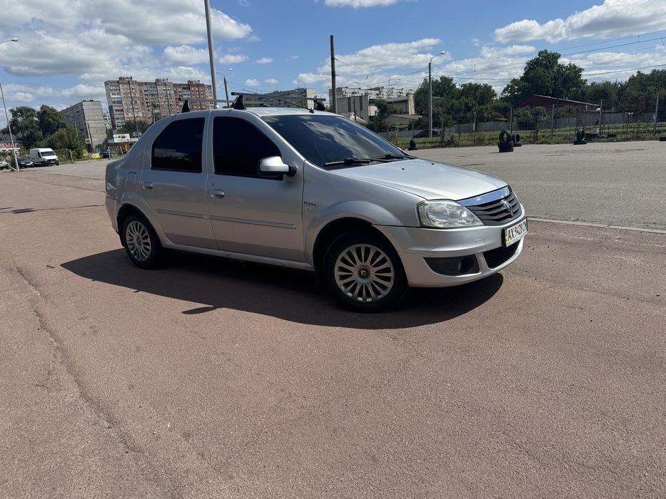Продам 2011р RENAULT LOGAN 1.6 газ/бенз