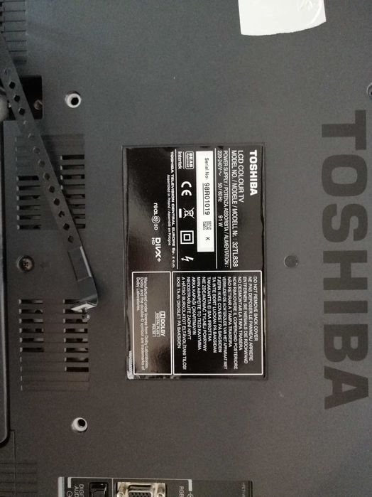 TOSHIBA MODELO 32TL838, a trabalhar, para peças