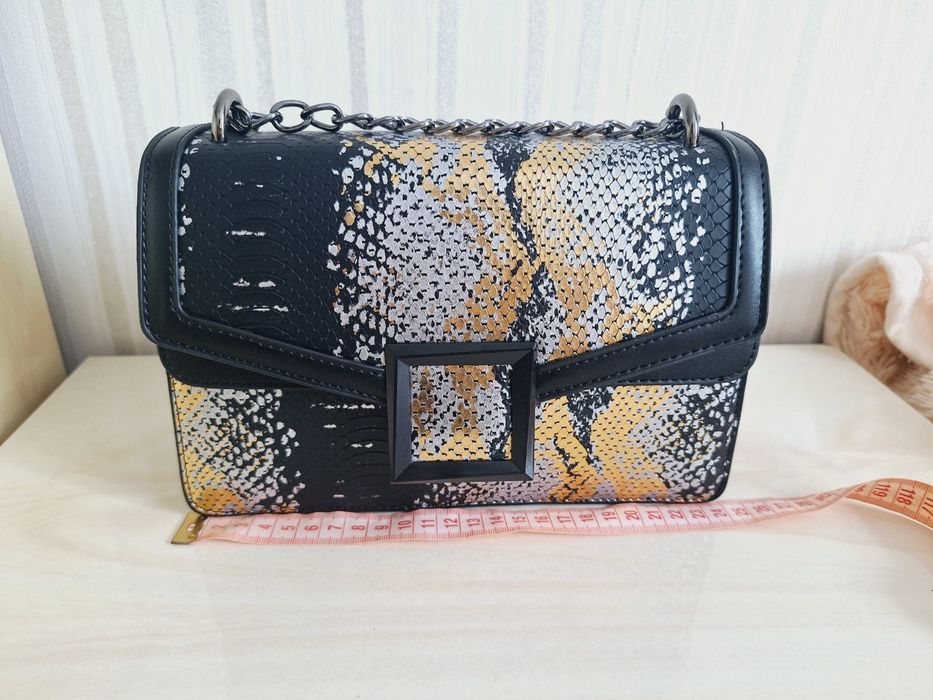 Нова сумочка зі зміїним  принтом