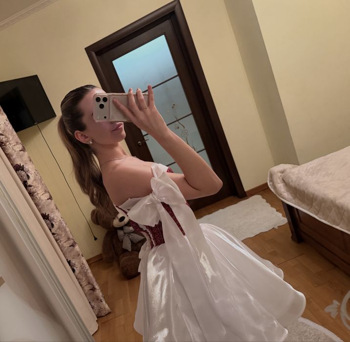 Ідеальна сукня для шкільного свята