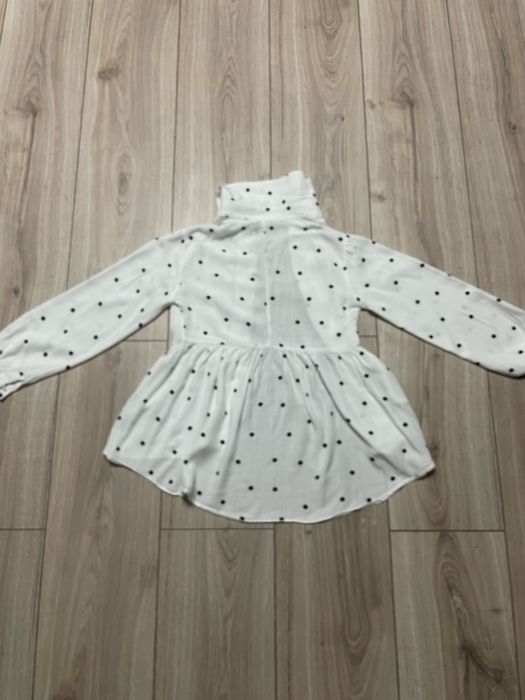 Шкільна блузка.