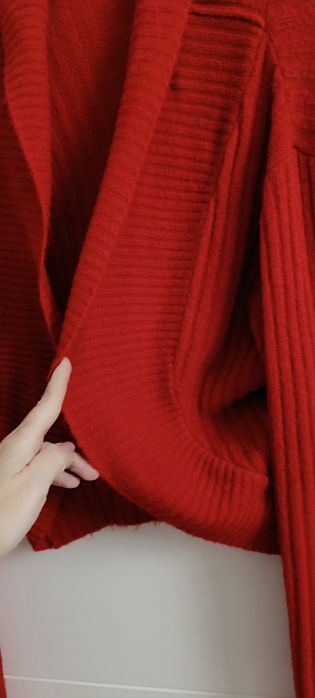 Bolero vermelho tamanho S. Sem botões. Usado