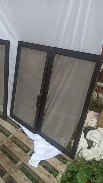 Janelas Bronze com respectivos Aros