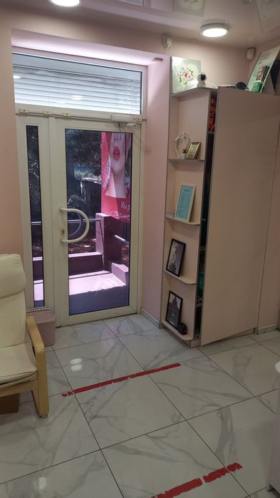 Продается салон красоты в центре города.