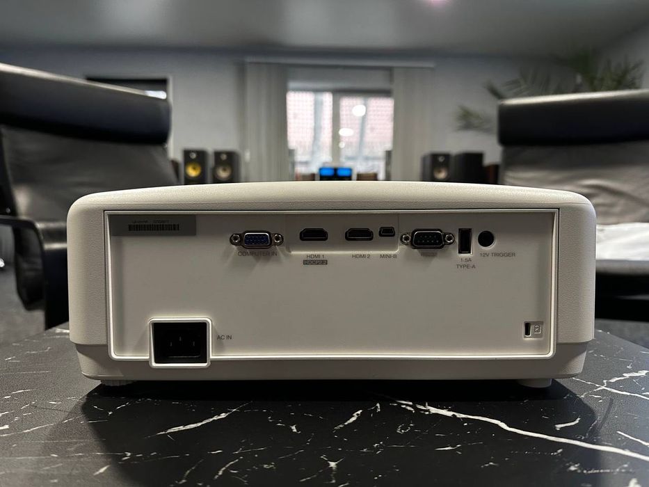 Кінотеатральний DLP проектор 4K JVC LX-UH1 White: 60 000 грн ...