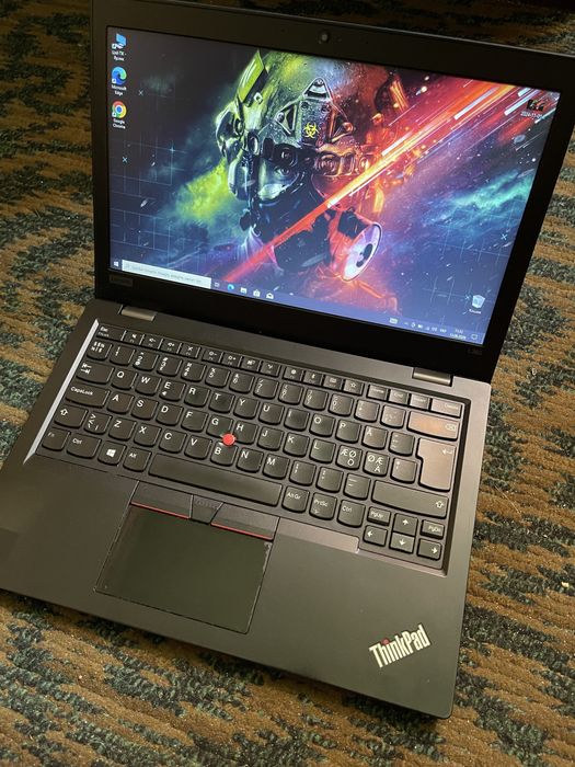 Ігровий ноутбук і3-8130 256 ssd 8 ггб озу відеокарта 4 ггб все працює