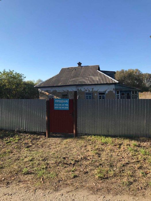 Продам фасадну ділянку 57 соток з будинком с. Вороньків,Бориспільський