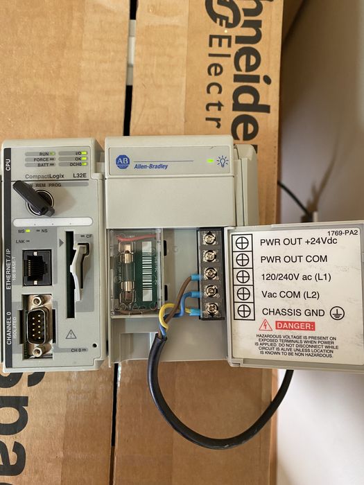 PLC Allen Bradley 1769-ECR L32E