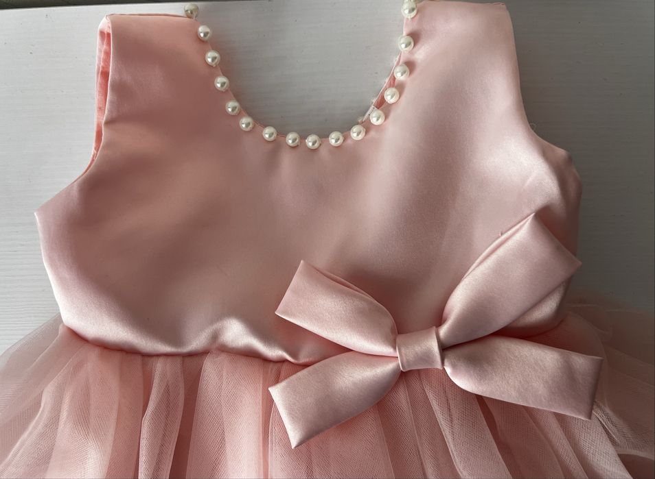 Дівчача святкова сукня