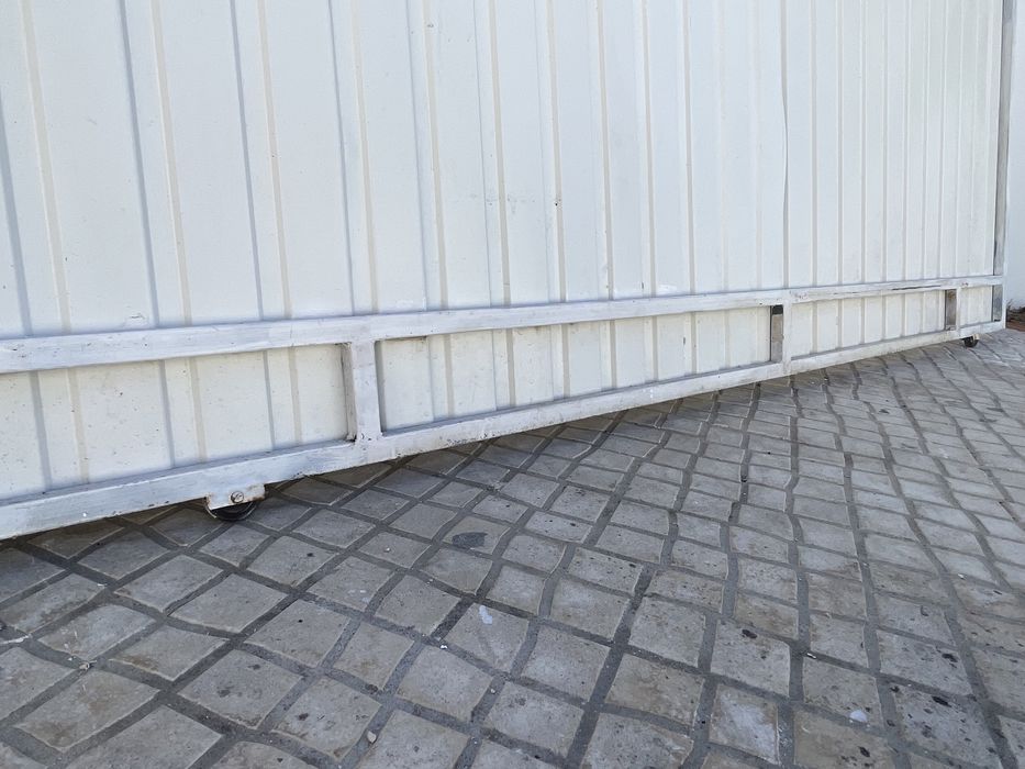 VENDO Portão/Gradeamento com rodas e Porta