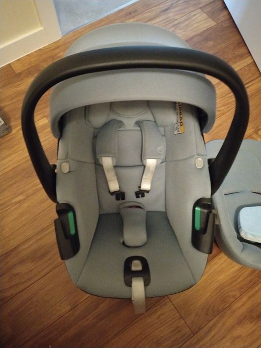 Nosidełko Fotelik Maxi Cosi Pebble Essential Grey