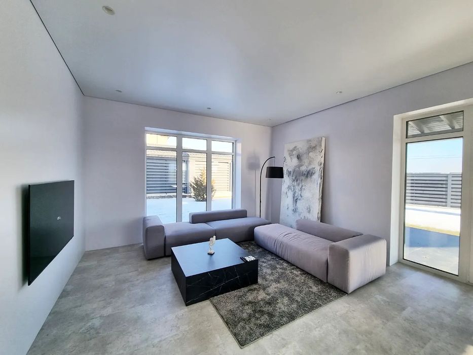 Будинок 206 м2 панорама 180° з ремонтом с. Лісники Обухівский район