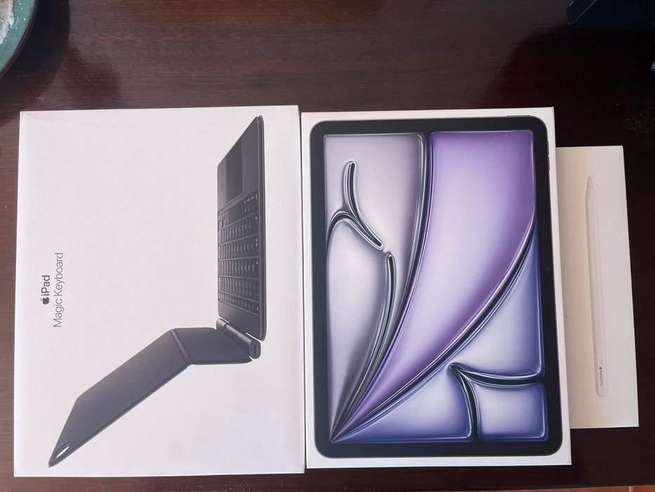 iPad Air 11" (2025) M3 256GB WiFi — SELADO (novo)