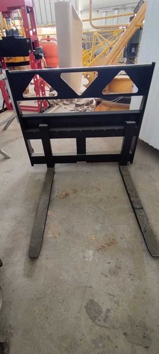 Porta Paletes e acessórios para Bobcats , JCB 1 CX e outras