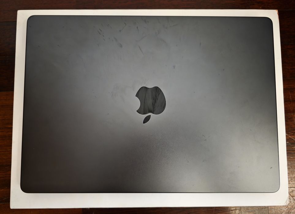 MacBook Pro 14” M3 Pro | 18GB RAM | 512TB SSD | Caixa e Carregador