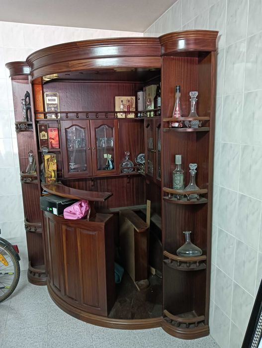 Móvel Bar de canto em madeira como novo.