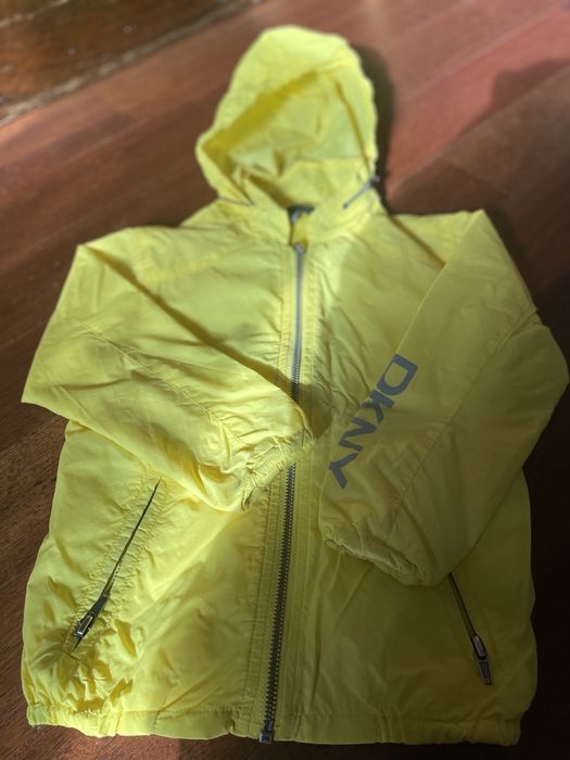 kurtka wiatrówka DKNY dla dzieci na  4 lata