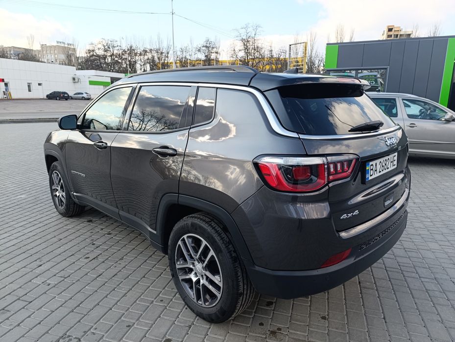 Продам Jeep Compass