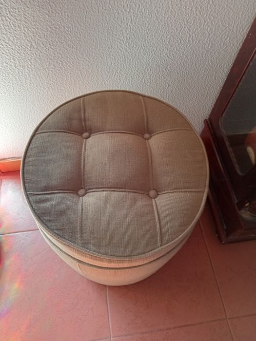 Puff antigo em tecido