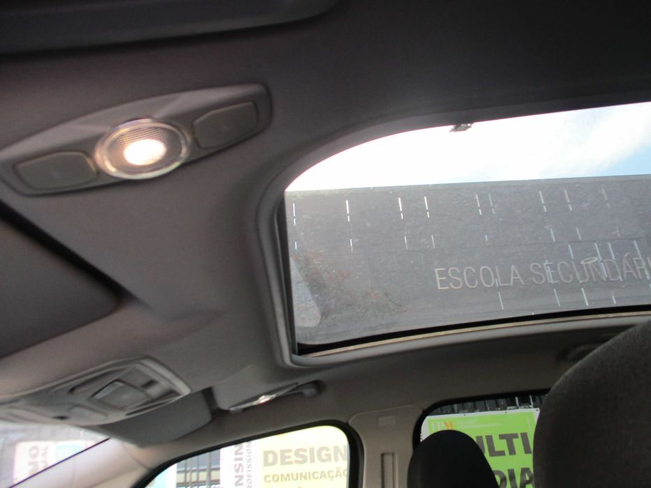Ford S-Max — fotografia 11