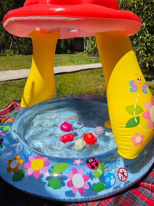 Basen Dmuchany dla Dzieci z Daszkiem Muchomorek 102 cm - NOWY