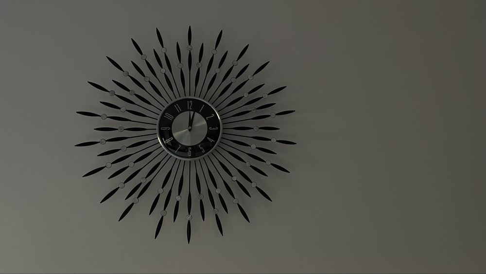 Relógio de parede a pilhas